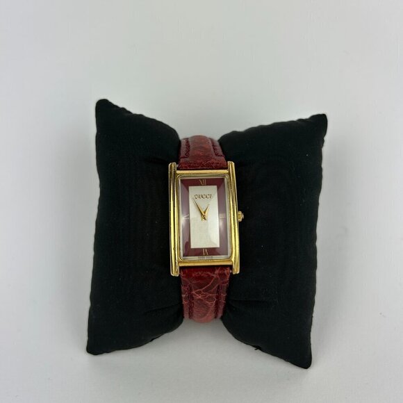 GUCCI 2600M Vintage Women's Quartz Watch Red Leather band - Picture 1 of 10